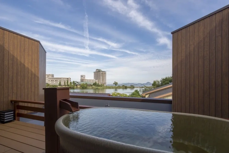 Deluxe Twin room with balcony