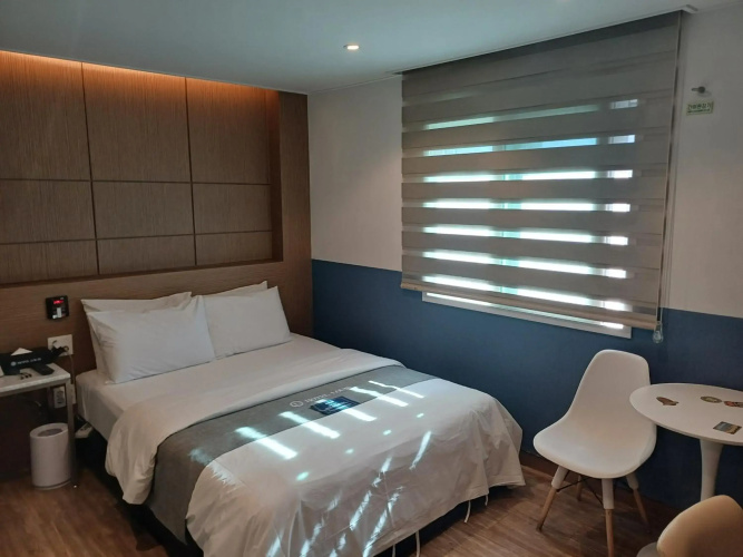 Louis Hotel