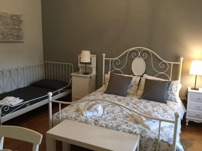 Standard Triple room with canal view