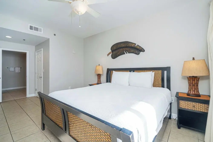 Beachfront Haven 2 BDR Kid-friendly Resort!