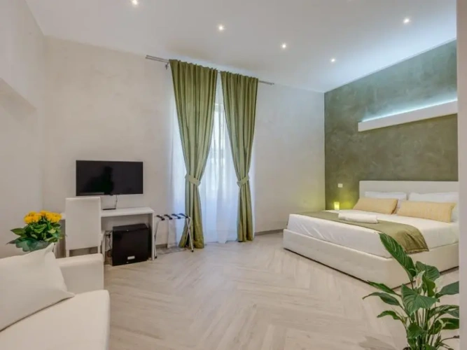 Standard Triple room