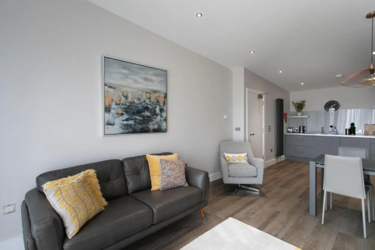 Custom House Apartments