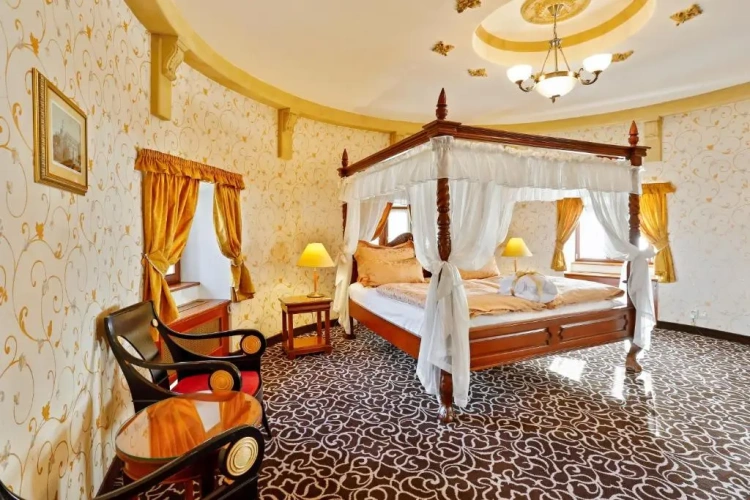 2 Bedrooms Double Suite