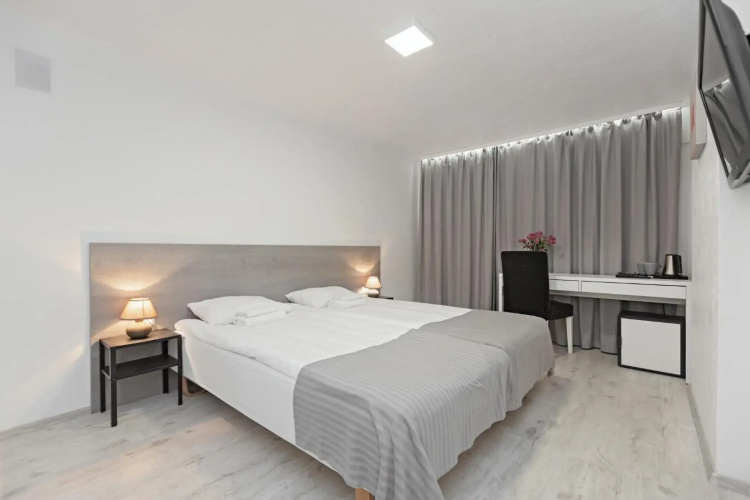 HappyInn Rooms
