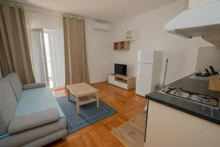 Apartment with sea view