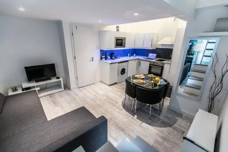 Sleek Minimalist Studio at Inner City