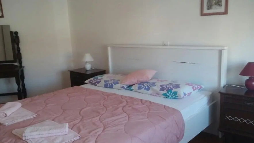 2 Bedrooms Cottage