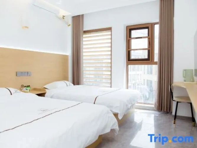 Standard Twin room with sunset view