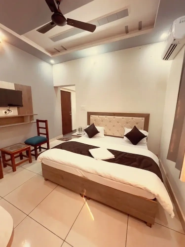 Standard Double Family room with balcony and with mountain view