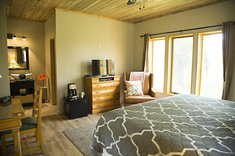 Yellowstone River Lodge