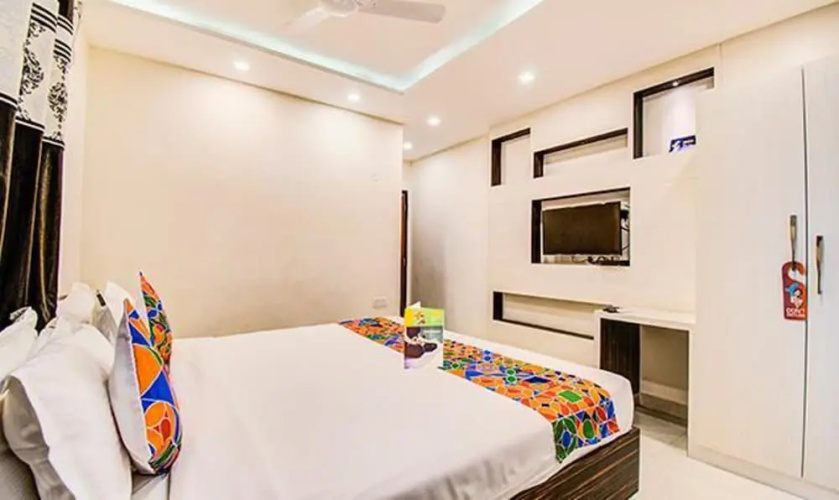 Fabhotel Crown Residency