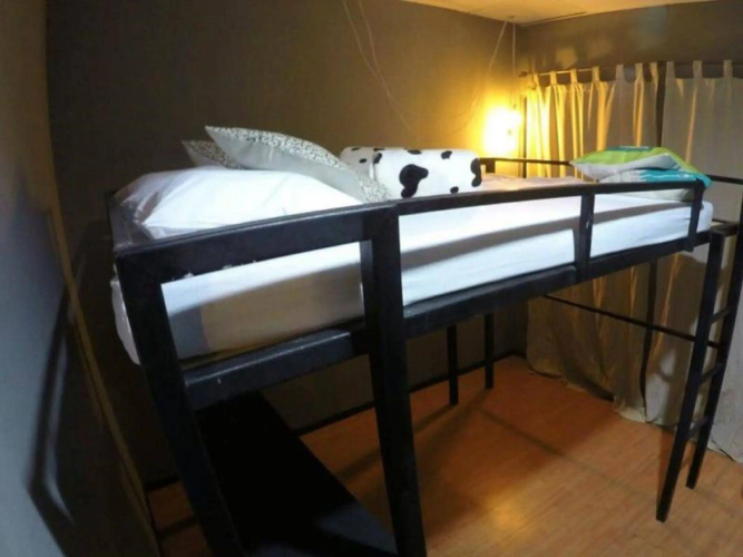 B & B @ 21