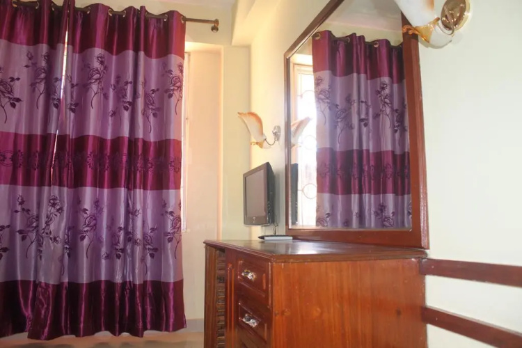 Iris Hotel