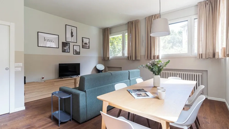 2 Bedrooms Apartment