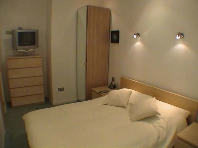 3 Bedrooms Apartment