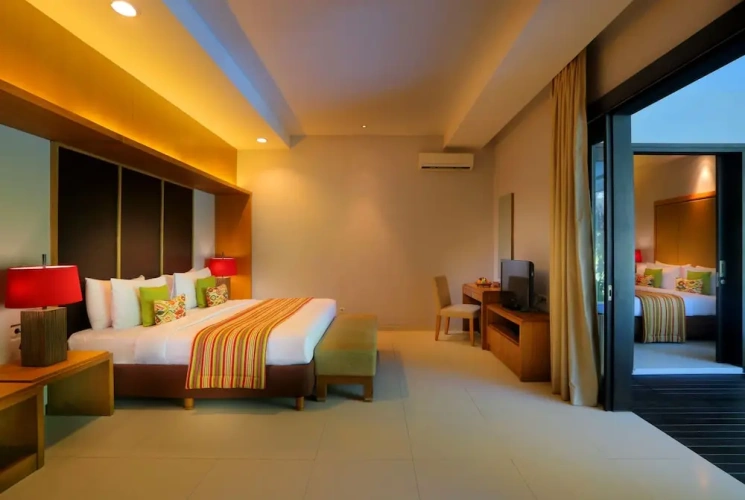 2 Bedrooms Villa
