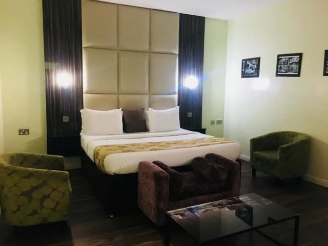 De Brit Hotel