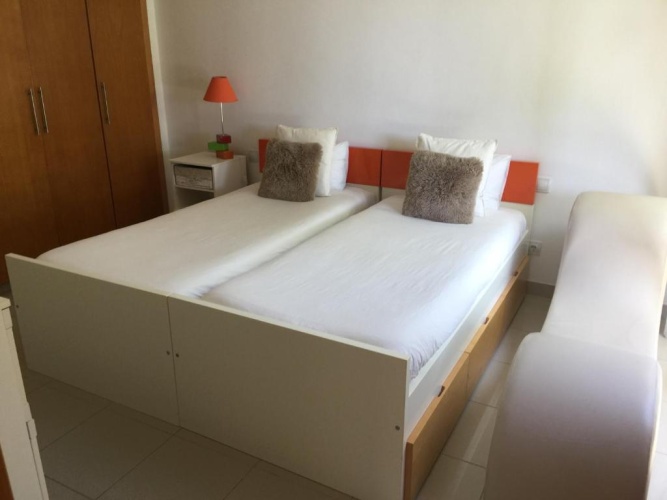 2 Bedrooms Villa