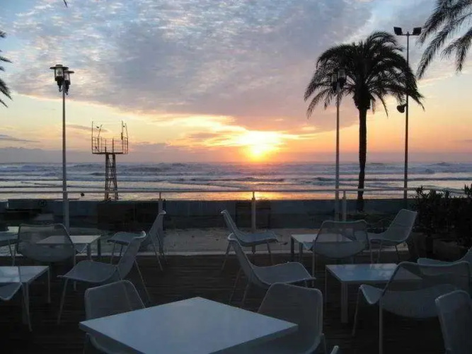 De La Playa