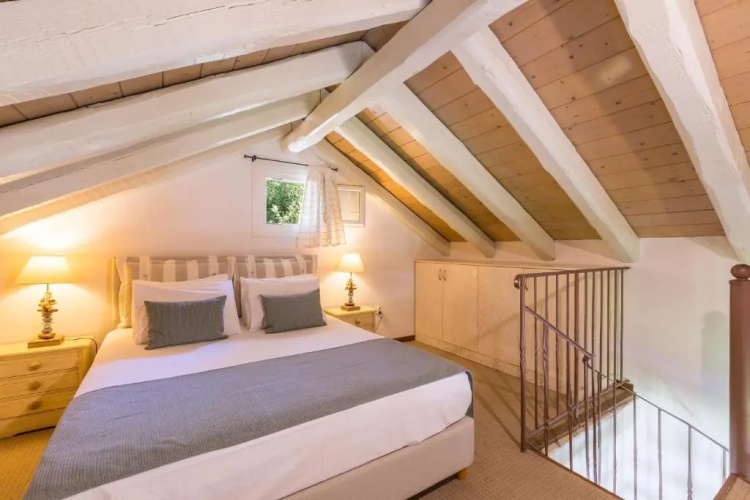 Petrinos Cottage