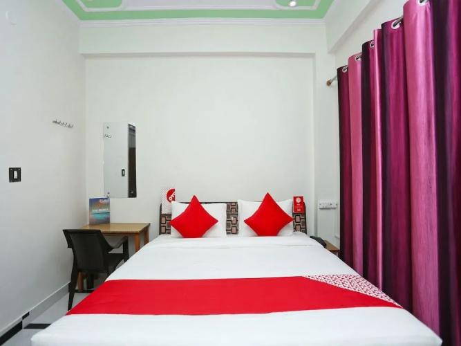 OYO 17011 Hotel Kiran