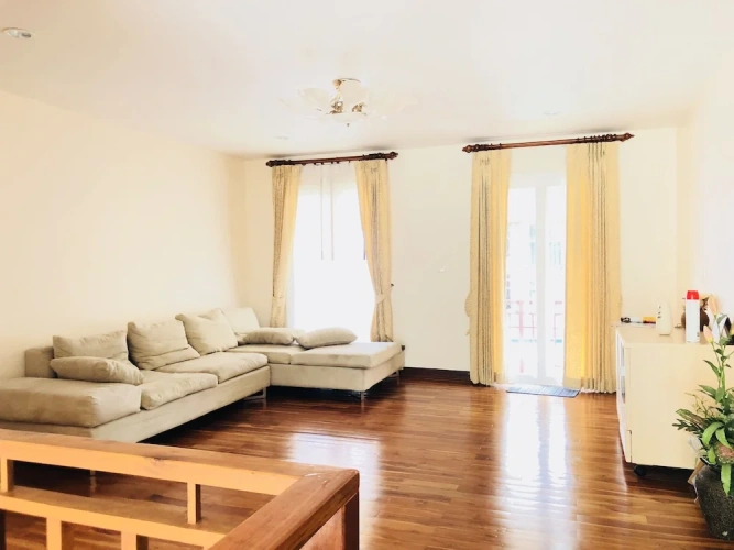4 Bedrooms Villa