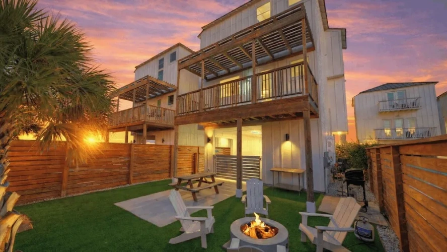 3 Bedrooms Cottage with balcony