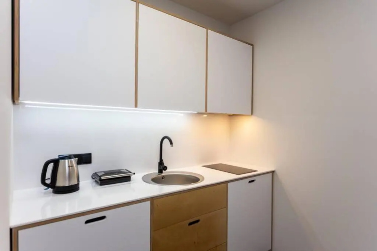 Bright Cozy Apartment For 4