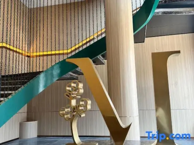 Moshinian Hotel