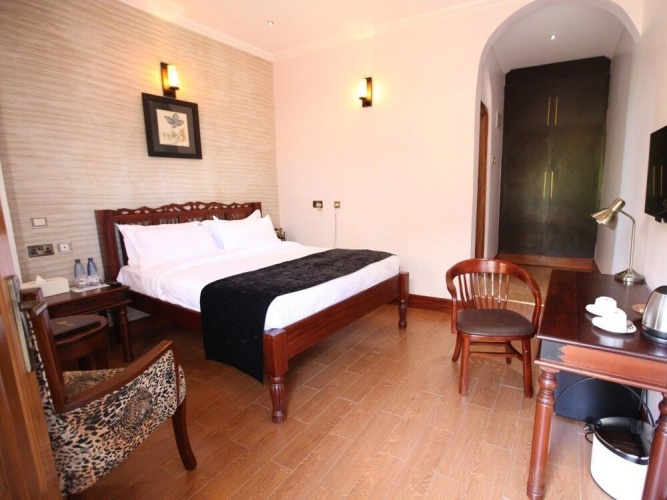 Deluxe Suite with balcony