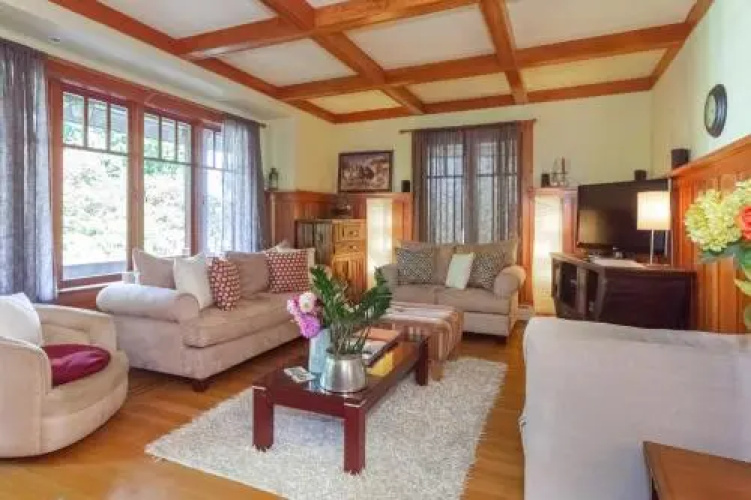 Beautiful, Quiet 3BR in Posh Kitsilano