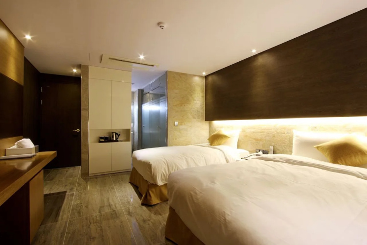 Royal Prime Hotel