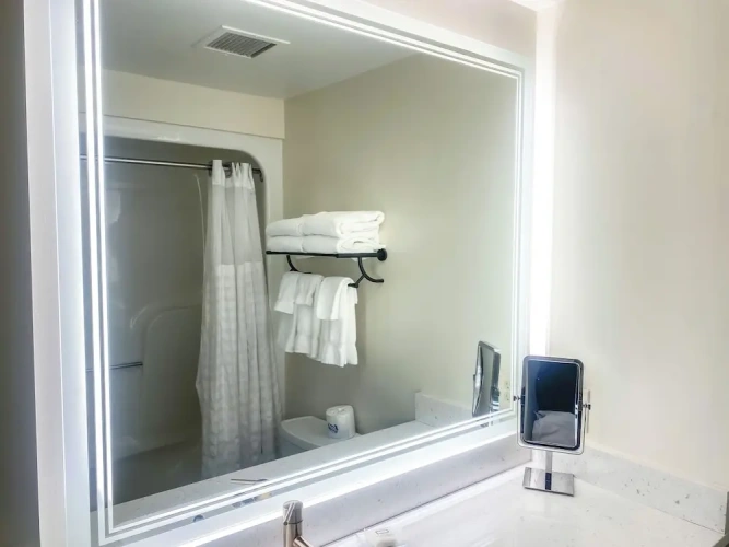 Standard Double room with partial ocean view