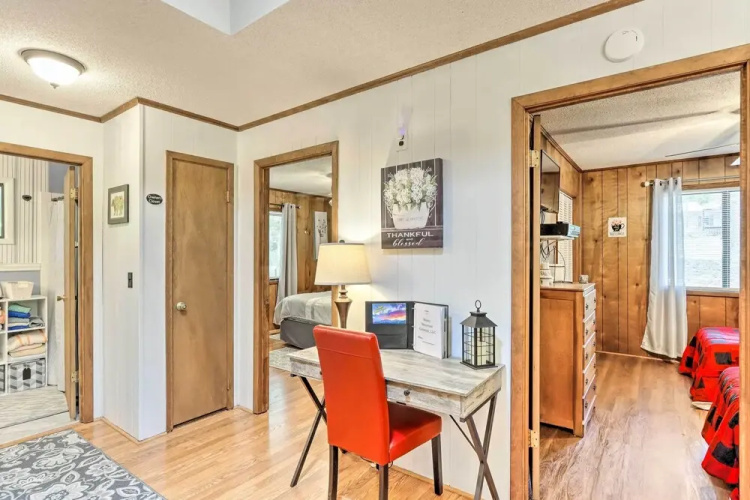 Quaint Murphy Cabin in Serene Wooded Setting!