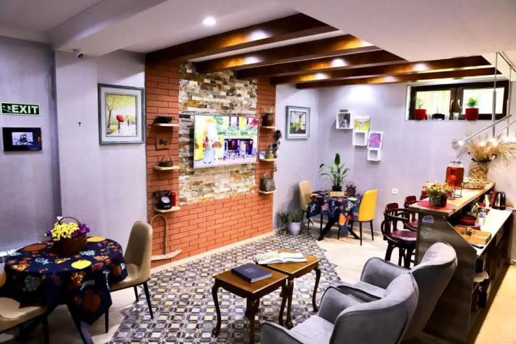 Gold Tower Hotel