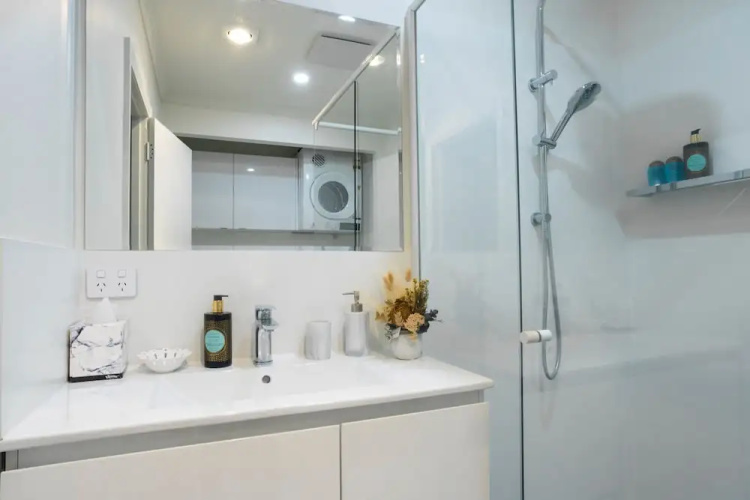 Beautiful Pet Friendly 1BR Cottage With Patio
