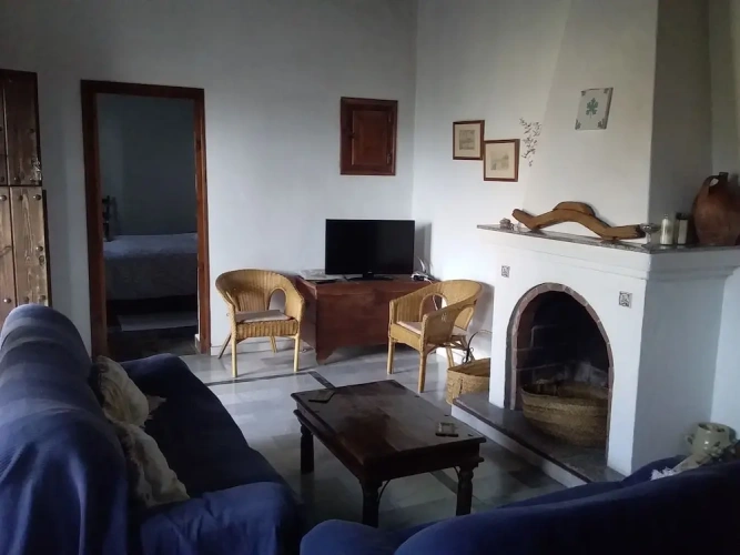2 Bedrooms Cottage