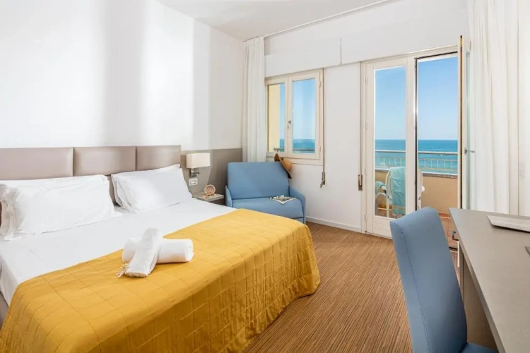 Standard Triple room seafront