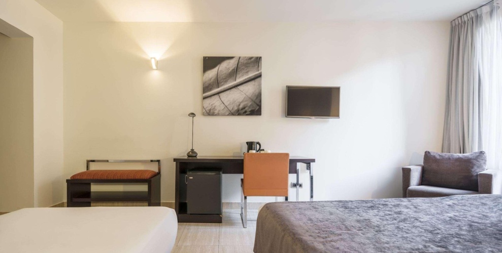 Hotel ILUNION Almirante photo 17