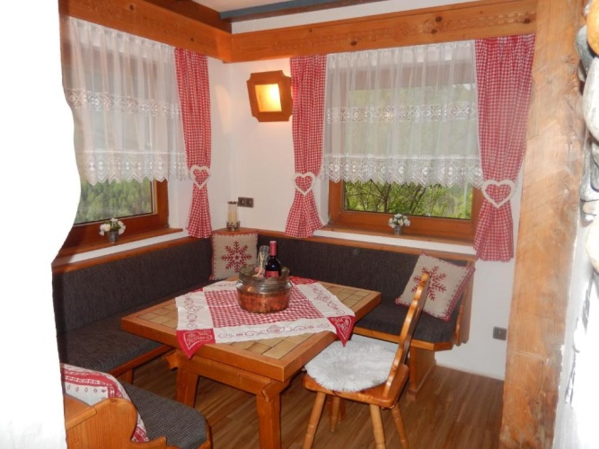 3 Bedrooms Apartment
