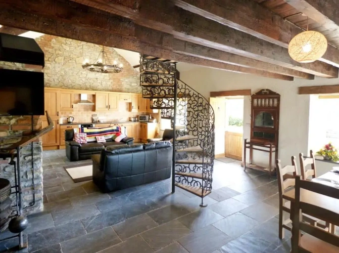 2 Bedrooms Cottage