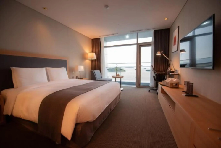 Hidden Bay Hotel