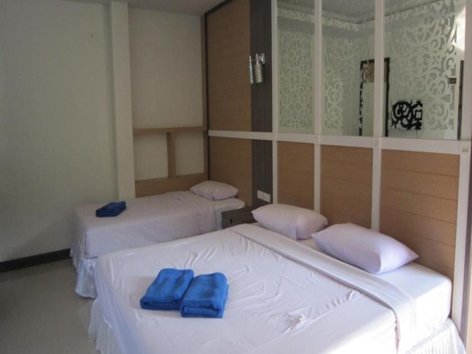 Standard Triple room
