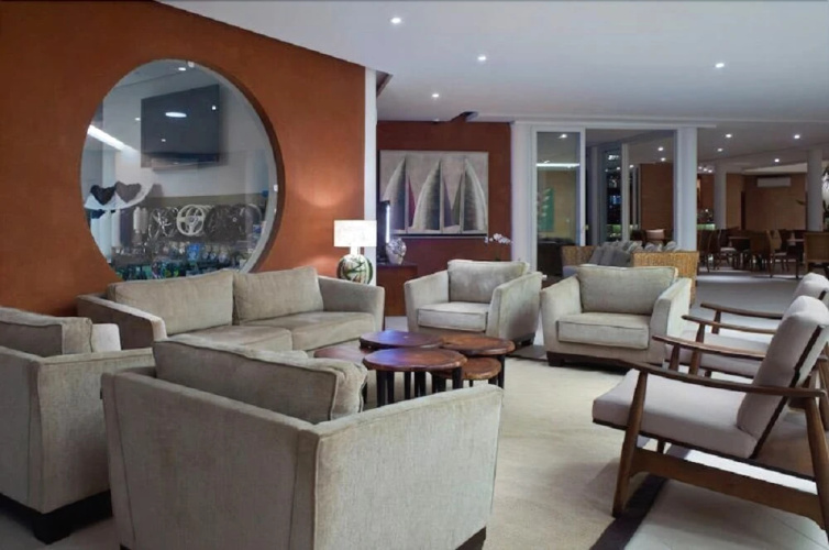 Abayomi Hotel