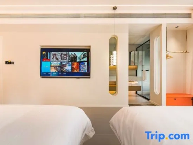 5 Bedrooms Villa