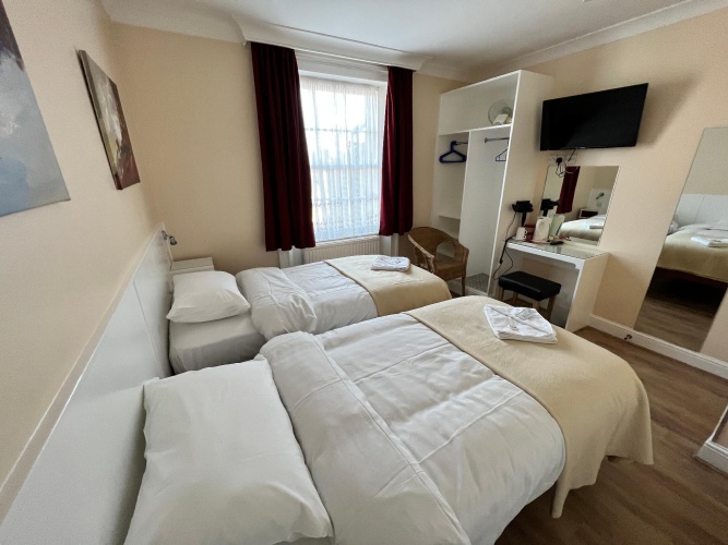 Standard Twin room