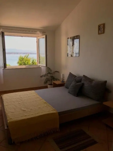 Apartment with sea view
