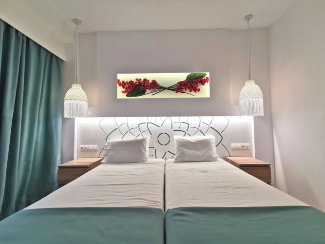 Classic Twin room with garden view