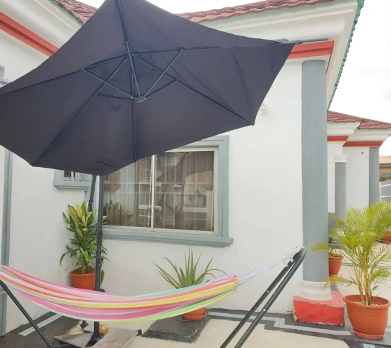 4 Bedrooms Cottage with balcony