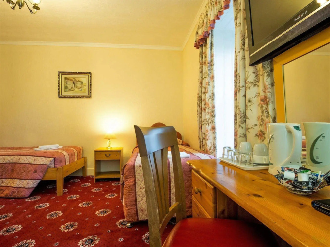 Cumberland Hotel